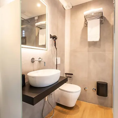 Pensión Lumina3 Luxury 4*
