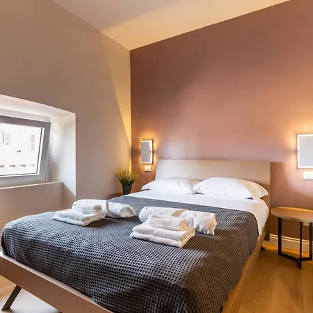 Pensión Lumina3 Luxury 4*